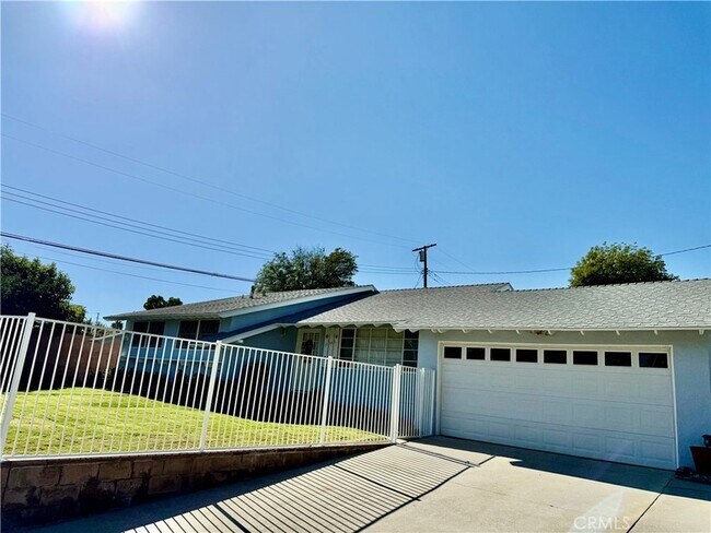 Building Photo - 11543 Swinton Ave