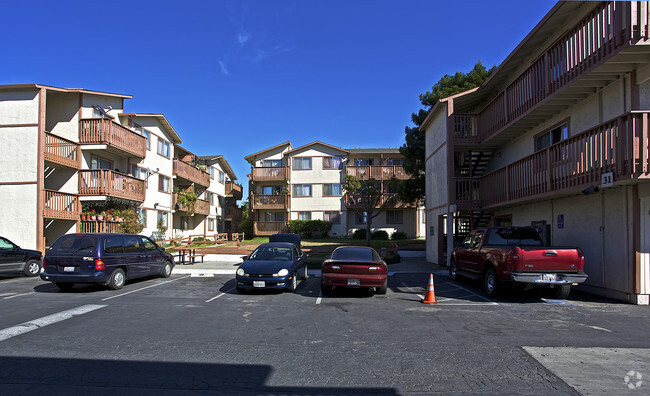 Building Photo - Garden Hill Apartments