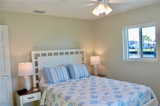 Building Photo - 2744 Sanderling Ct