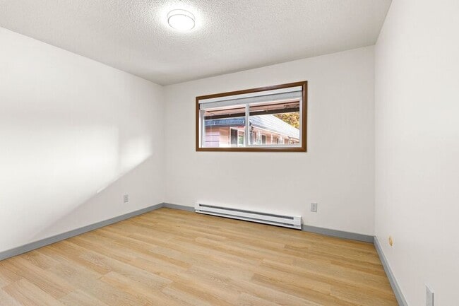 Building Photo - 2945 SE Washington St