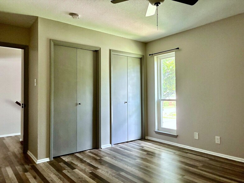 Building Photo - 11839 Petal Dr