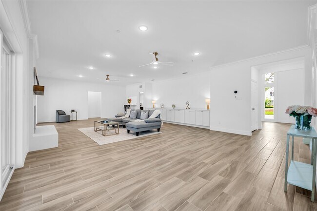 Building Photo - 11314 Williamsburg Dr