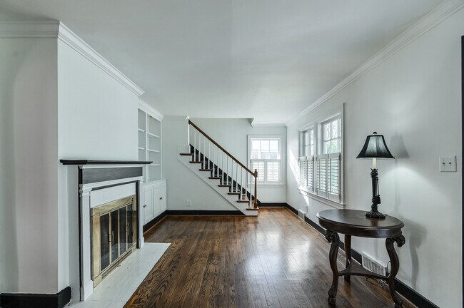 Building Photo - 511 Cannons Ln