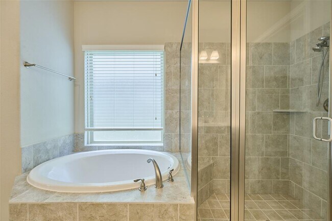 Building Photo - 103 Sunrise Haven Dr
