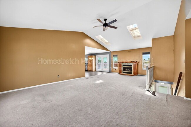 Building Photo - 166 Royallprairie Ln