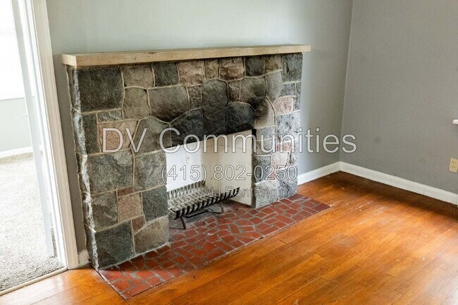 Building Photo - 1504 Sherbrook Rd