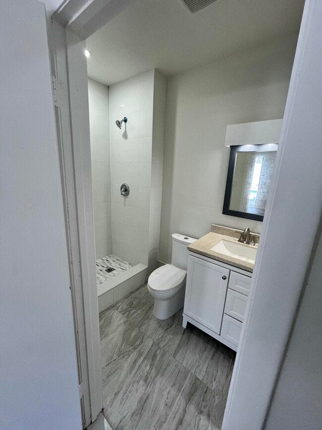 Building Photo - 6480 Contempo Ln