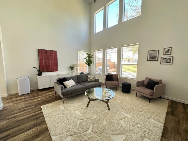 Building Photo - 3724 Pine Needle Cir