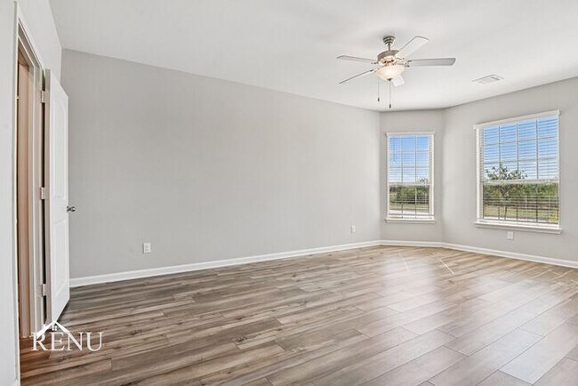 Building Photo - 1040 Wheatfield Ln