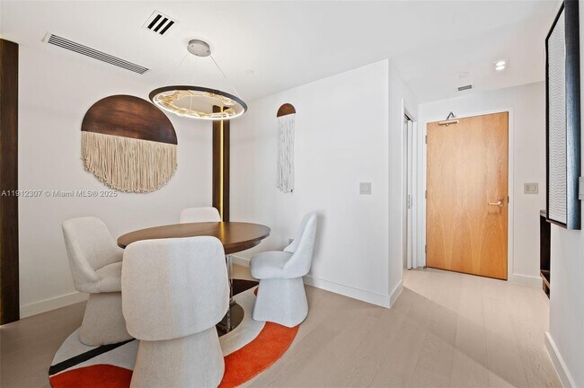 Building Photo - 500 Alton Rd