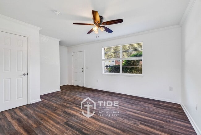 Building Photo - Comfortable Living Near Greenway Access