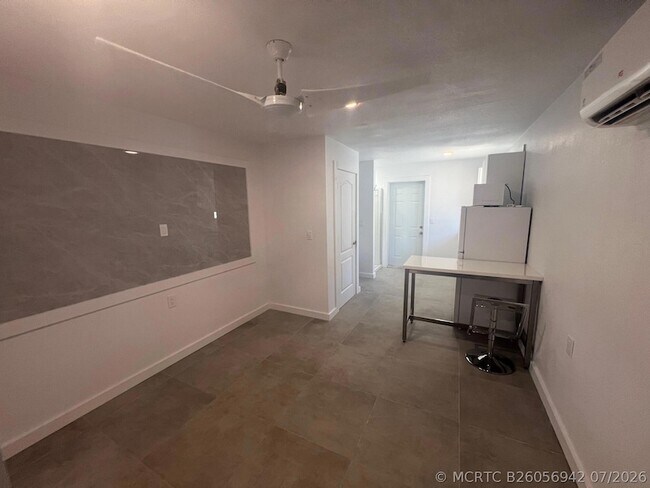 Building Photo - 1244 W 27th St