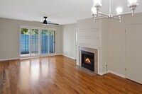 Building Photo - Charming Condo with Community Pool!