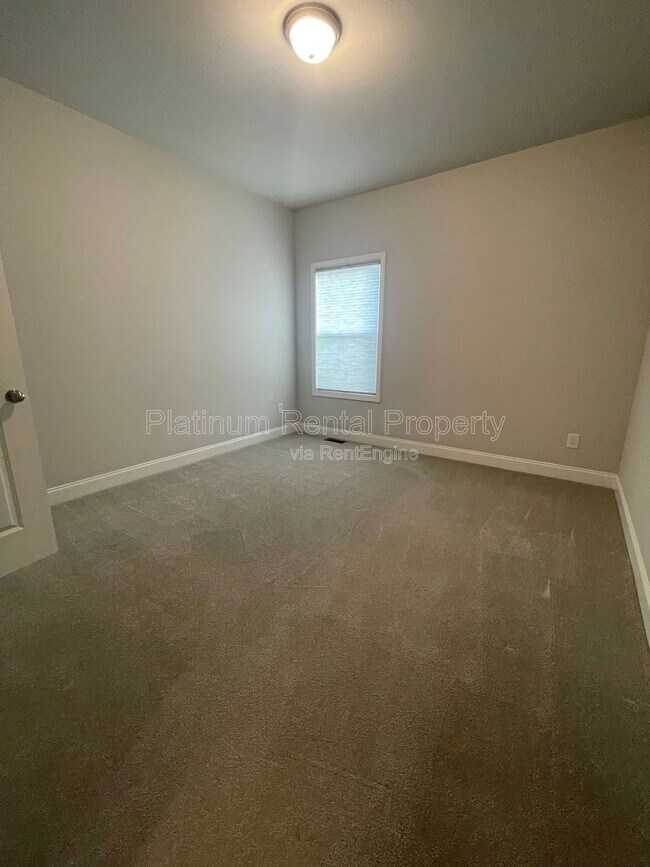 Building Photo - 8225 Crooked Crk Dr