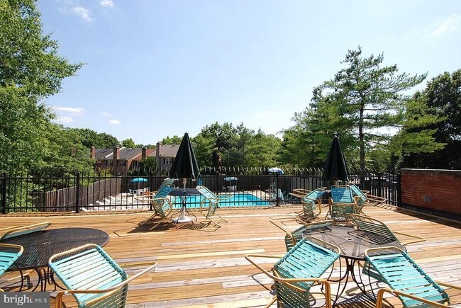 Building Photo - 8258 Cedar Landing Ct