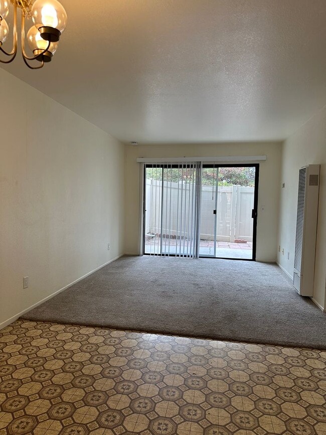 Building Photo - Pismo Beach Condo with Garage