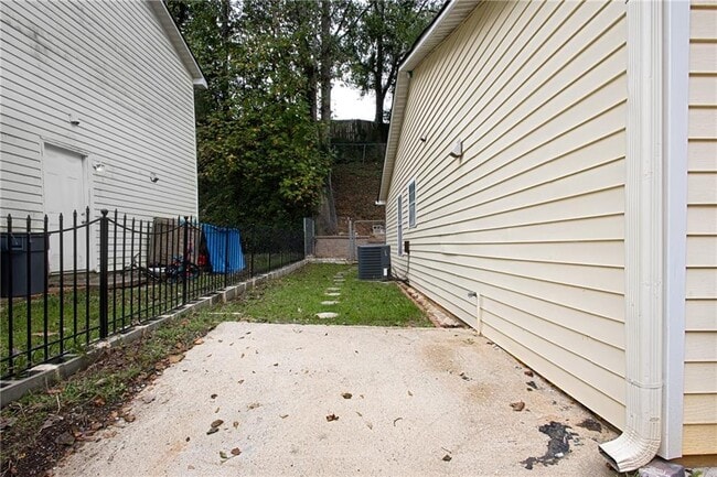 Building Photo - 4758 Pebble Trce