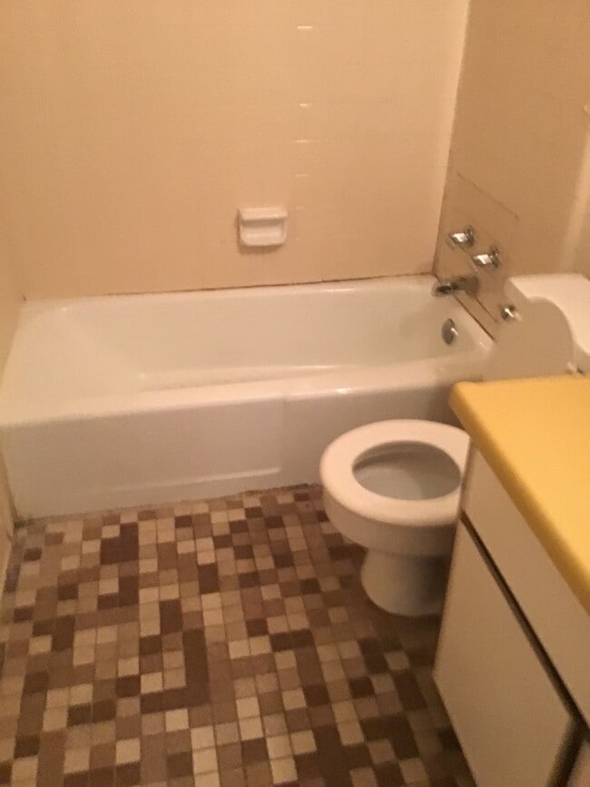 Building Photo - 1 Bedroom/1 Bath Apt in North Columbus
