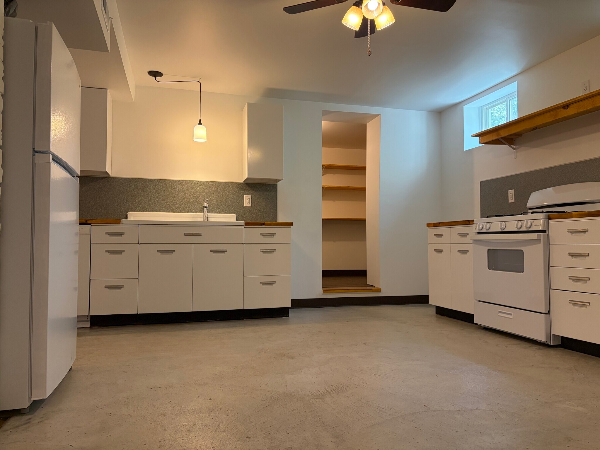 Building Photo - 1530 S 4th St