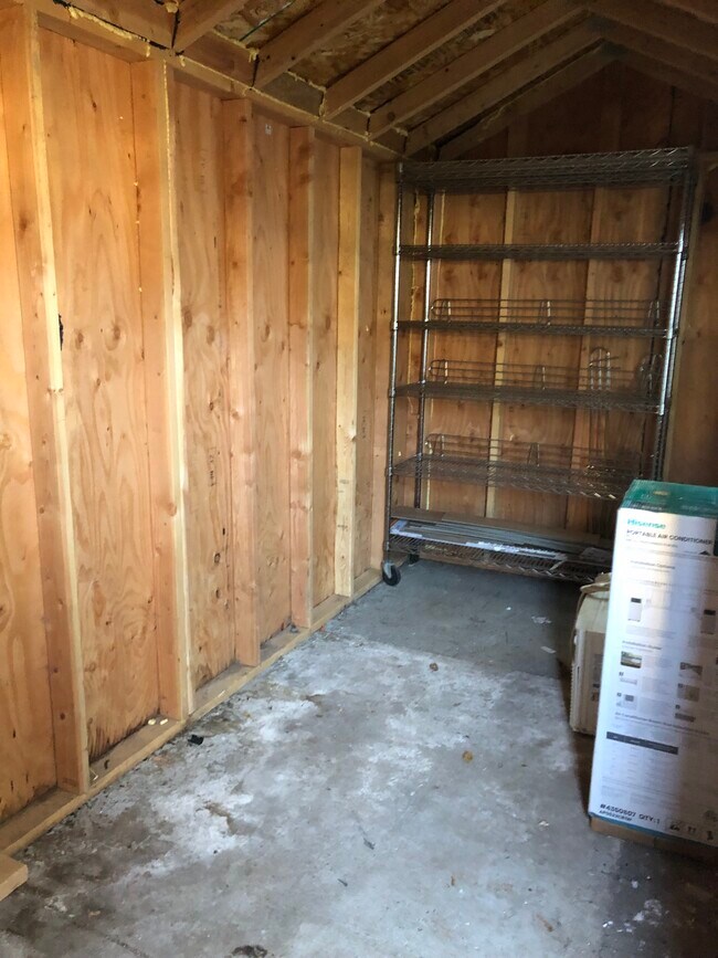 Building Photo - 6618 N Albina Ave