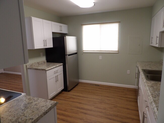 Building Photo - 5486 Mira Loma Cir