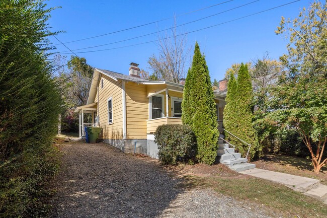 Primary Photo - Absolutely Adorable Montford Cottage - One...