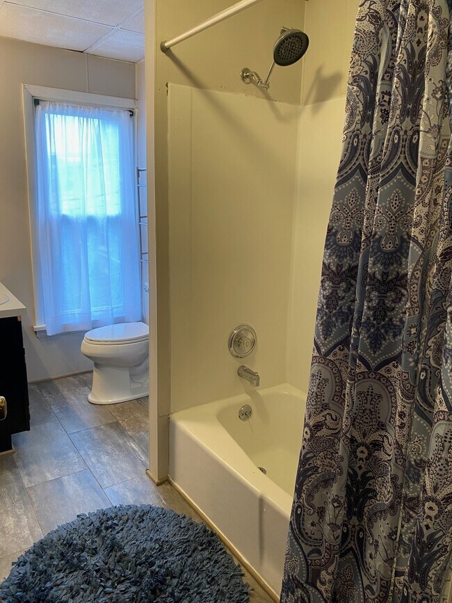 Building Photo - 260 S 6th St