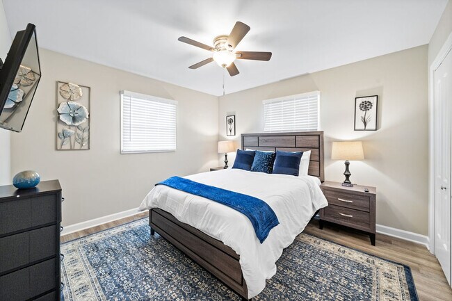 Building Photo - 820 Shawnee Dr