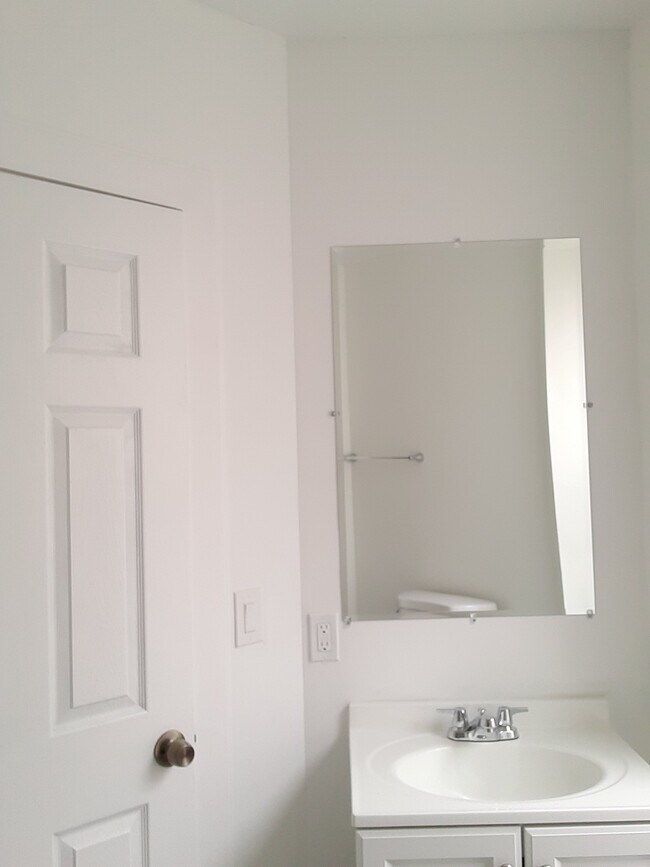 Building Photo - 1212 W Erie Ave