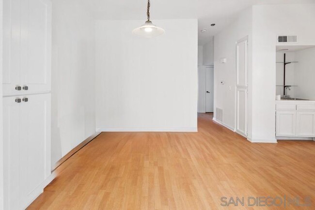 Building Photo - 5170 Clairemont Mesa Blvd