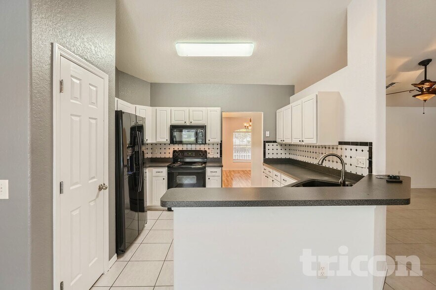 Building Photo - 2334 Danforth Rd