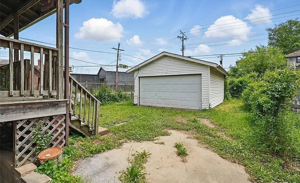 Building Photo - 5756 Floy Ave