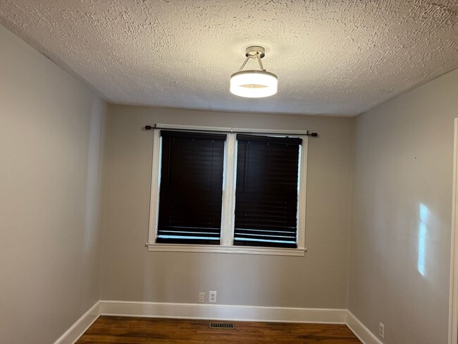 Building Photo - West Columbia