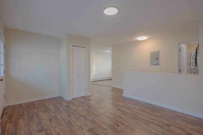 Building Photo - 2126 Rickert St