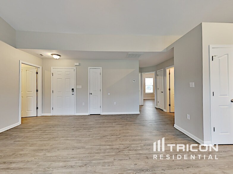 Building Photo - 9116 White Aspen Pl