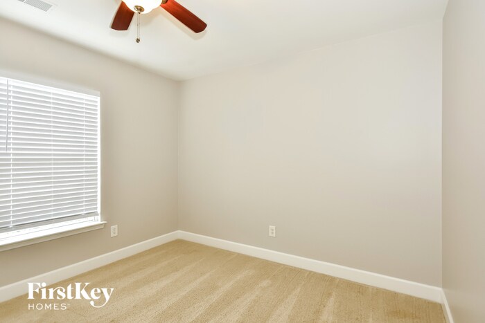 Building Photo - 6957 Sunnywood Dr