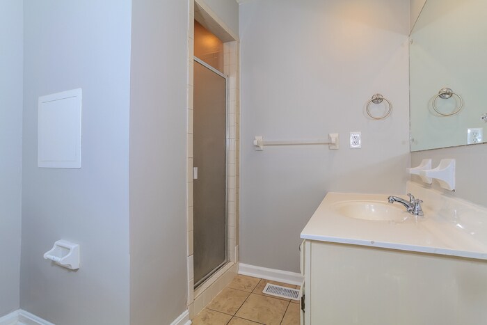 Building Photo - 1730 Calumet Way