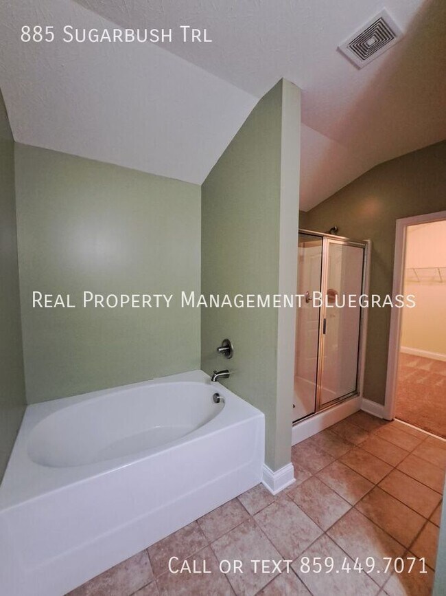 Building Photo - 885 Sugarbush Trail