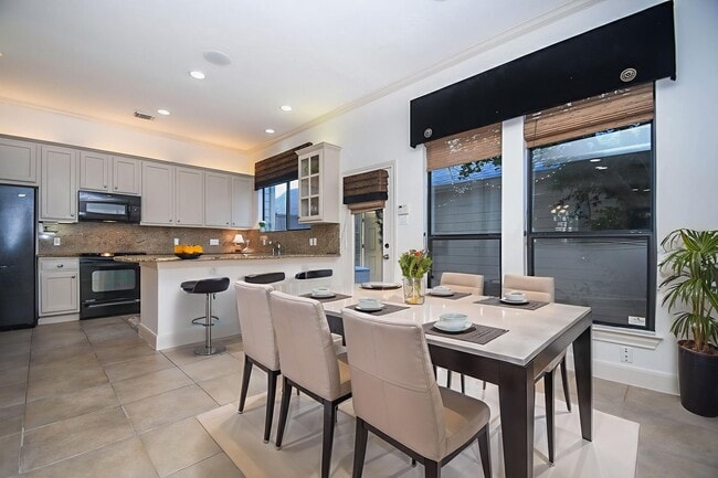 Building Photo - 3326 Memorial Crest Blvd