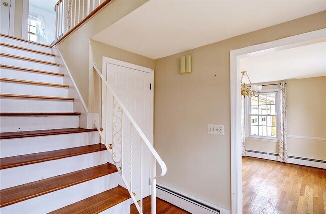 Building Photo - 12 Whalen Dr