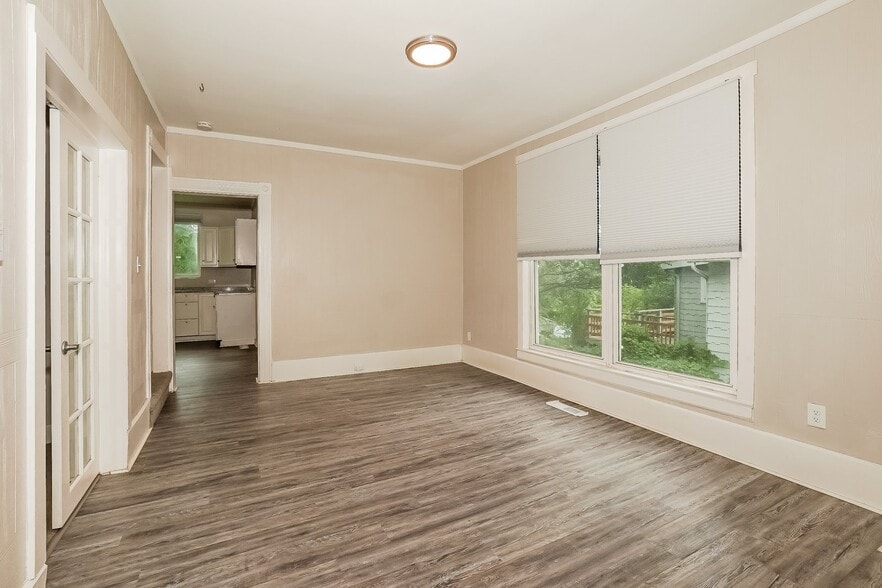 Building Photo - 691 Wooster Road North