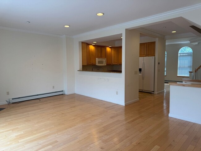 Building Photo - 3 Bedroom Condo in Hanover