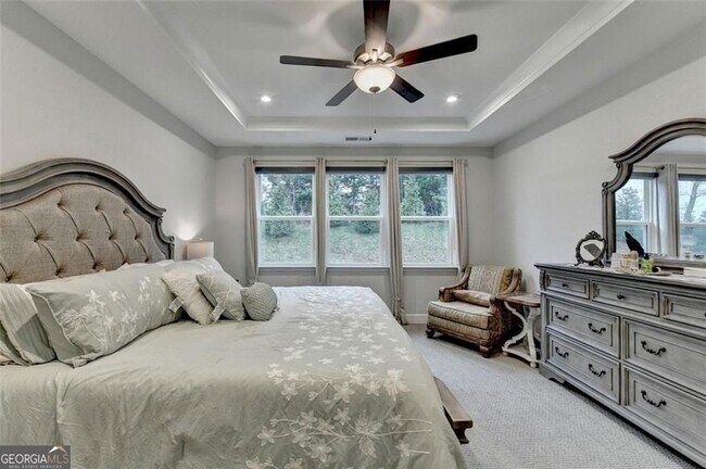 Building Photo - 811 Pineberry Ct