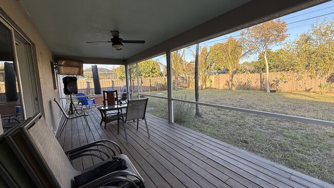 Building Photo - 3647 SW Ballweg St