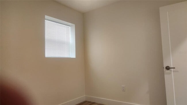 Building Photo - 2117 5th St