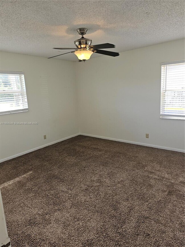 Building Photo - 9079 SE Hobe Ridge Ave