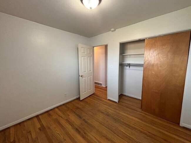 Building Photo - Very nice Family Home located in southern ...