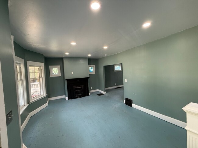 Building Photo - 14016 Castalia Ave