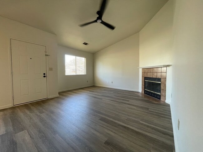 Building Photo - 364 Bishop Dr
