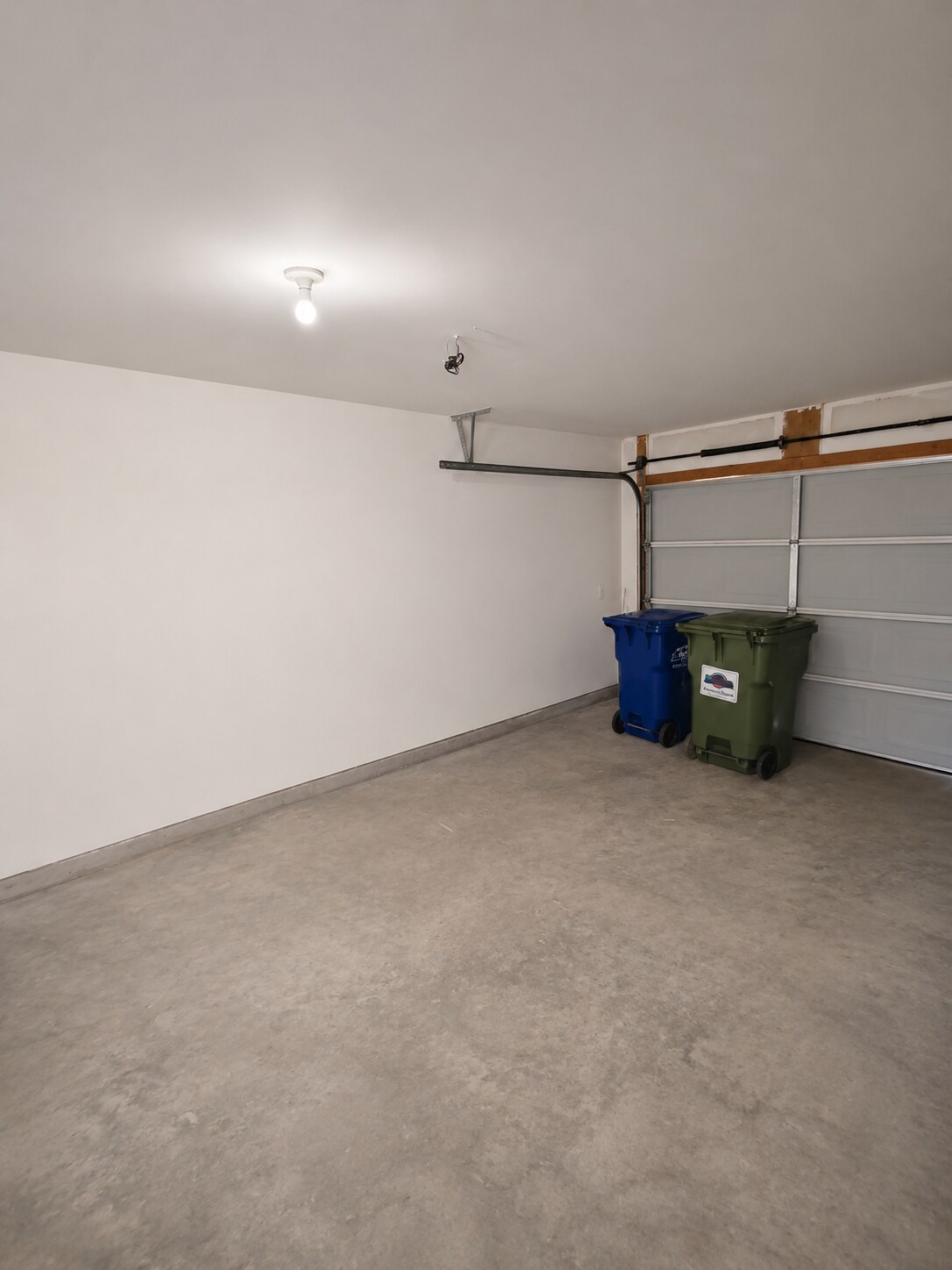 Garage - 109 Coral Reef Ct